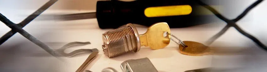 Community Locksmith Store Philadelphia, PA 215-716-7066 - changing-locks